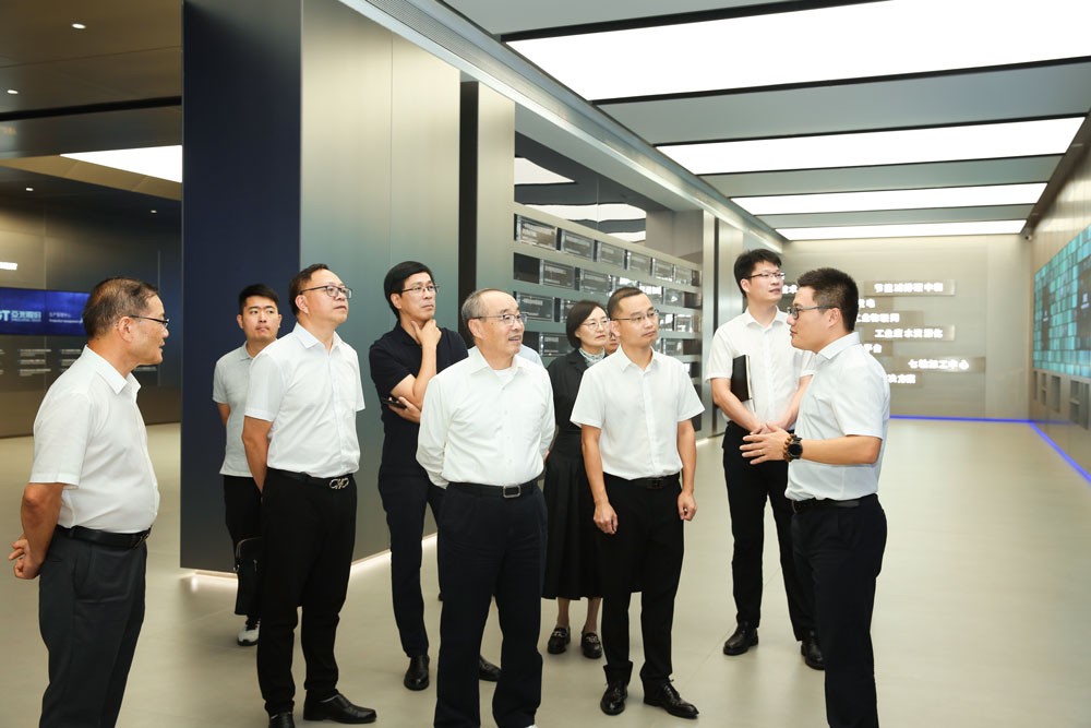 巅峰国际官网-钻营健全,你我一路成长